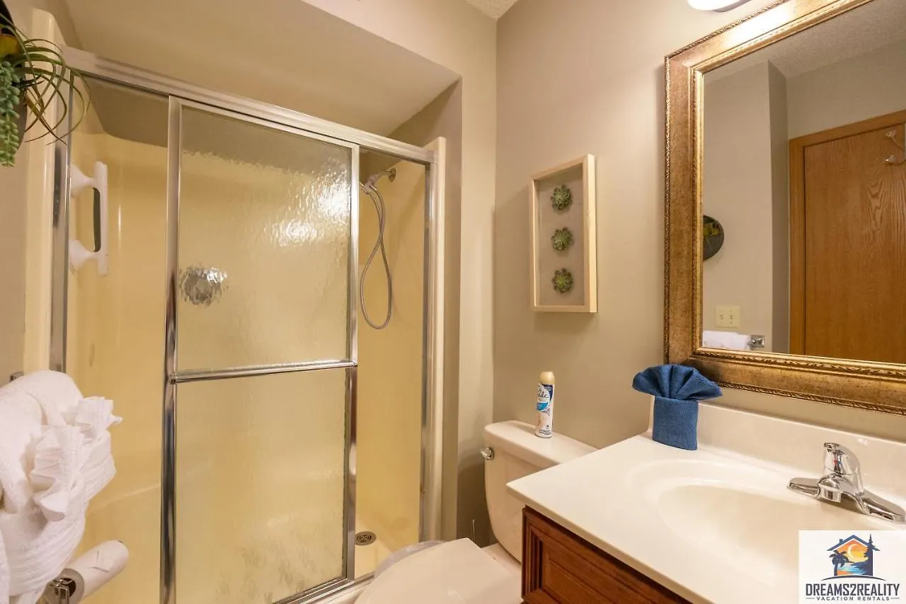 Holiday home Lake View! Walk-in 3 Bedroom - Outdoor Pool - Free Tickets Included - Trh6-6 Branson
