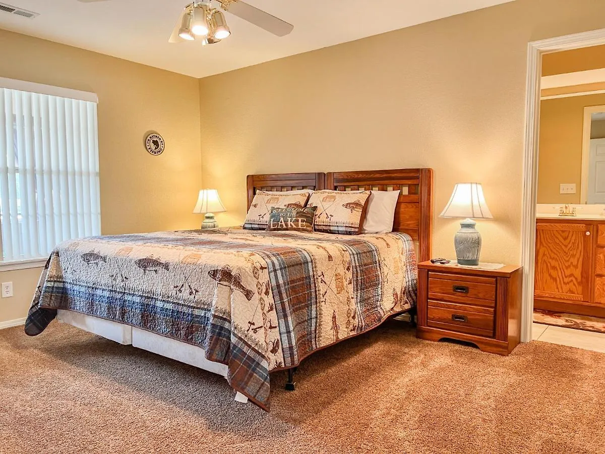 Front 2br Walk-in With Large Deck - Free Tickets Included - 79-1 *