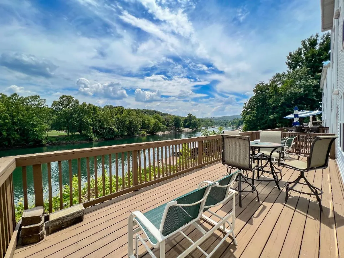 Hébergement de vacances Front 2br Walk-in With Large Deck - Free Tickets Included - 79-1