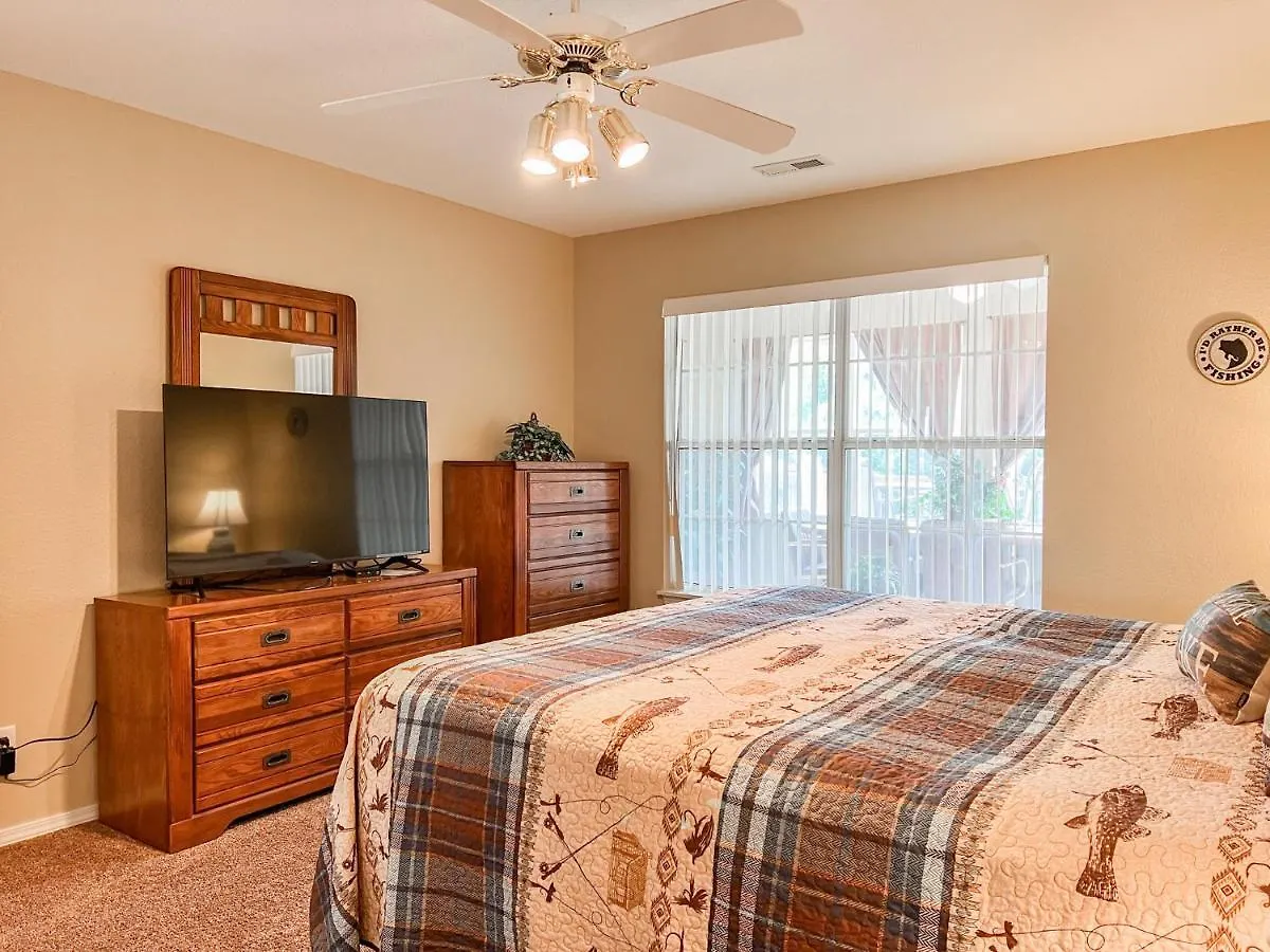 Front 2br Walk-in With Large Deck - Free Tickets Included - 79-1 Branson