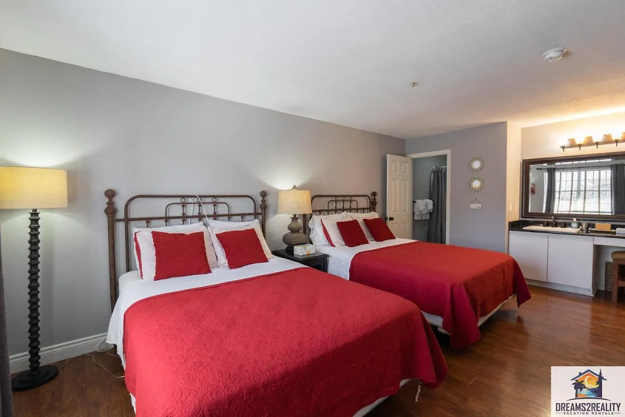 2br Walk-in - Near The 76 Strip - Free Wifi - Pool - Free Tickets Included - Clb-3 Holiday home *