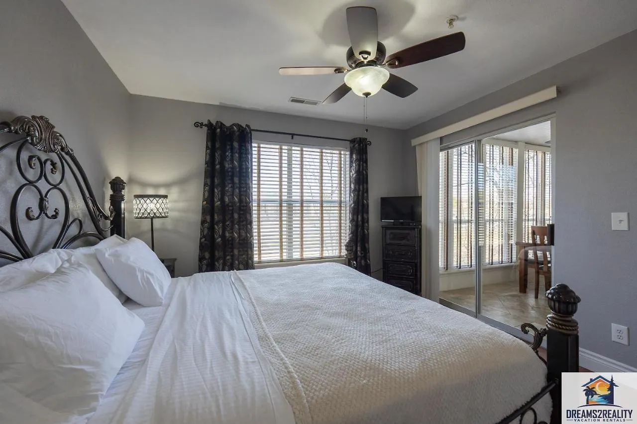Holiday home 2br Walk-in - Near The 76 Strip - Free Wifi - Pool - Free Tickets Included - Clb-3
