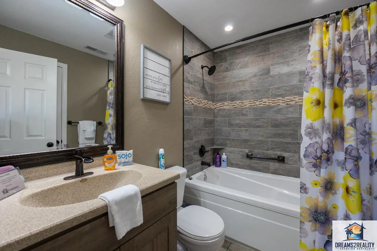 Nyaraló 2br Walk-in - Near The 76 Strip - Pool - Free Tickets Included - Clc-6 *