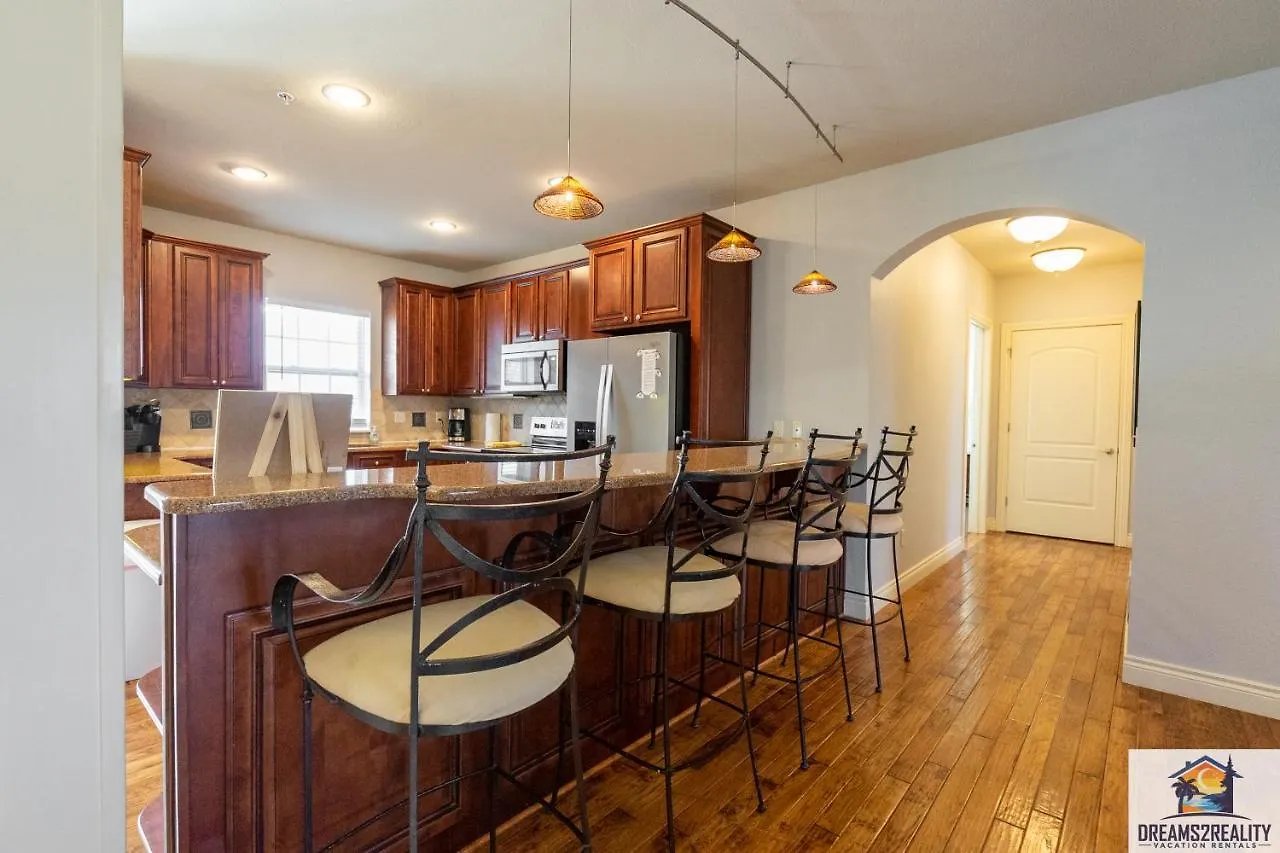 4bd Walk-in - Large Deck - Golf Course - Pool - Free Attraction Tickets Included - V120