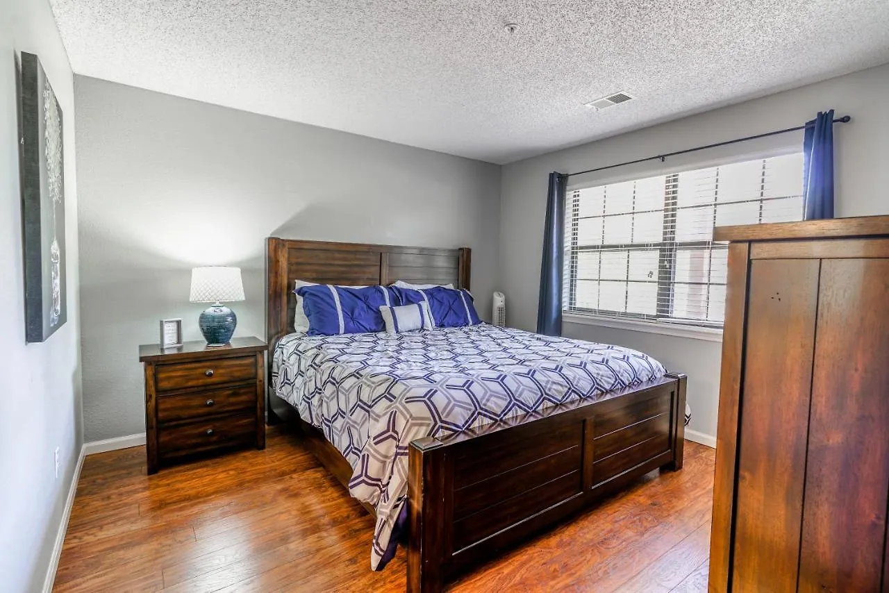 Holiday home 2br Updated Walk-in - 2 Pools - Near The Strip - Free Tickets Included - Fhc13