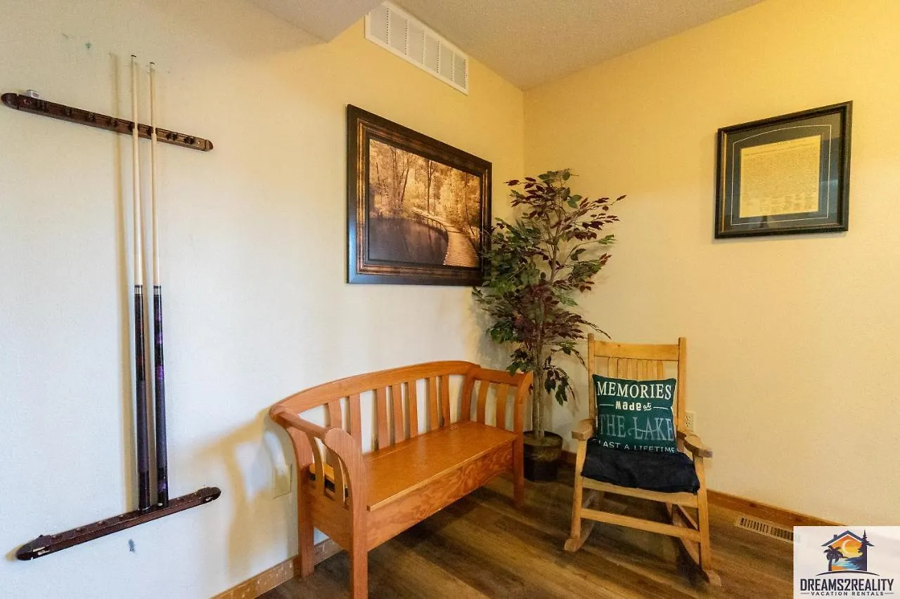 بيت للعطل Forest Heights - 6br - Pool Table - Near Silver Dollar - Free Tickets Included *