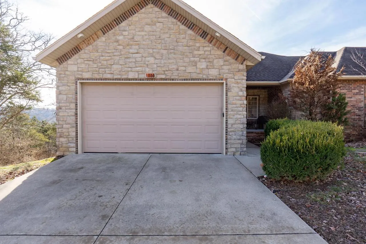 4br Walk-in - Foosball Table - Hot Tub - Fire Pit - Free Tickets Included - Dv166 Apartment Branson