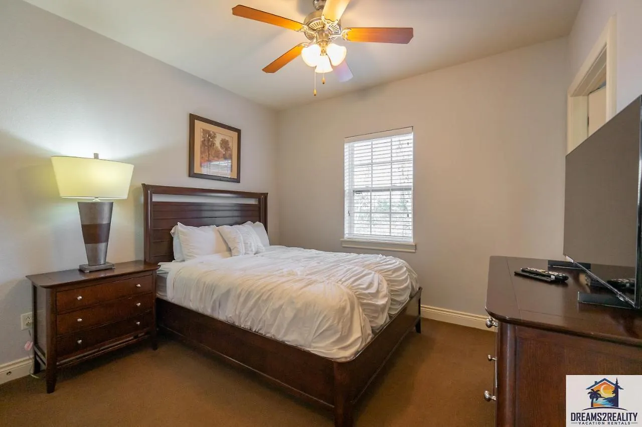 Holiday home 4bd Walk-in - Large Deck - Golf Course - Pool - Free Attraction Tickets Included - V120 *