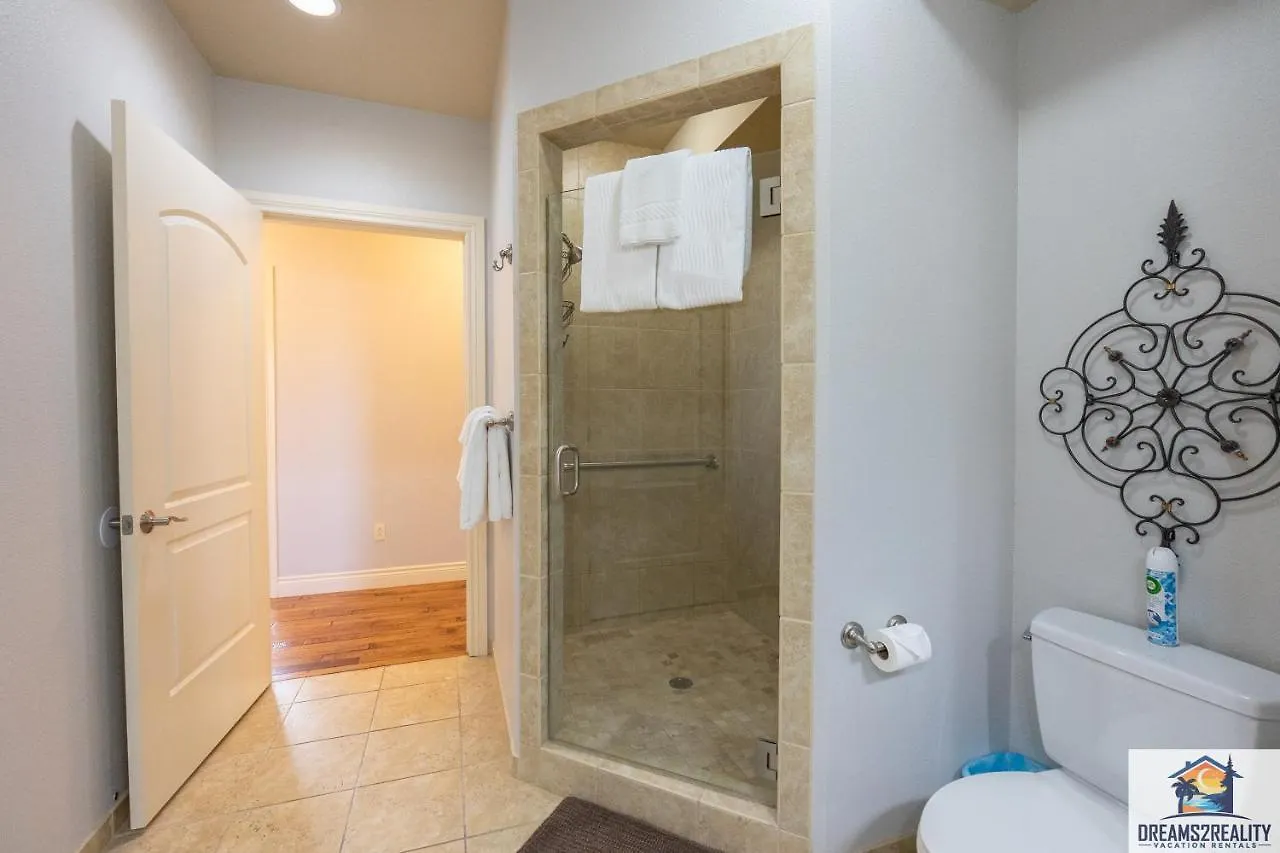 4bd Walk-in - Large Deck - Golf Course - Pool - Free Attraction Tickets Included - V120