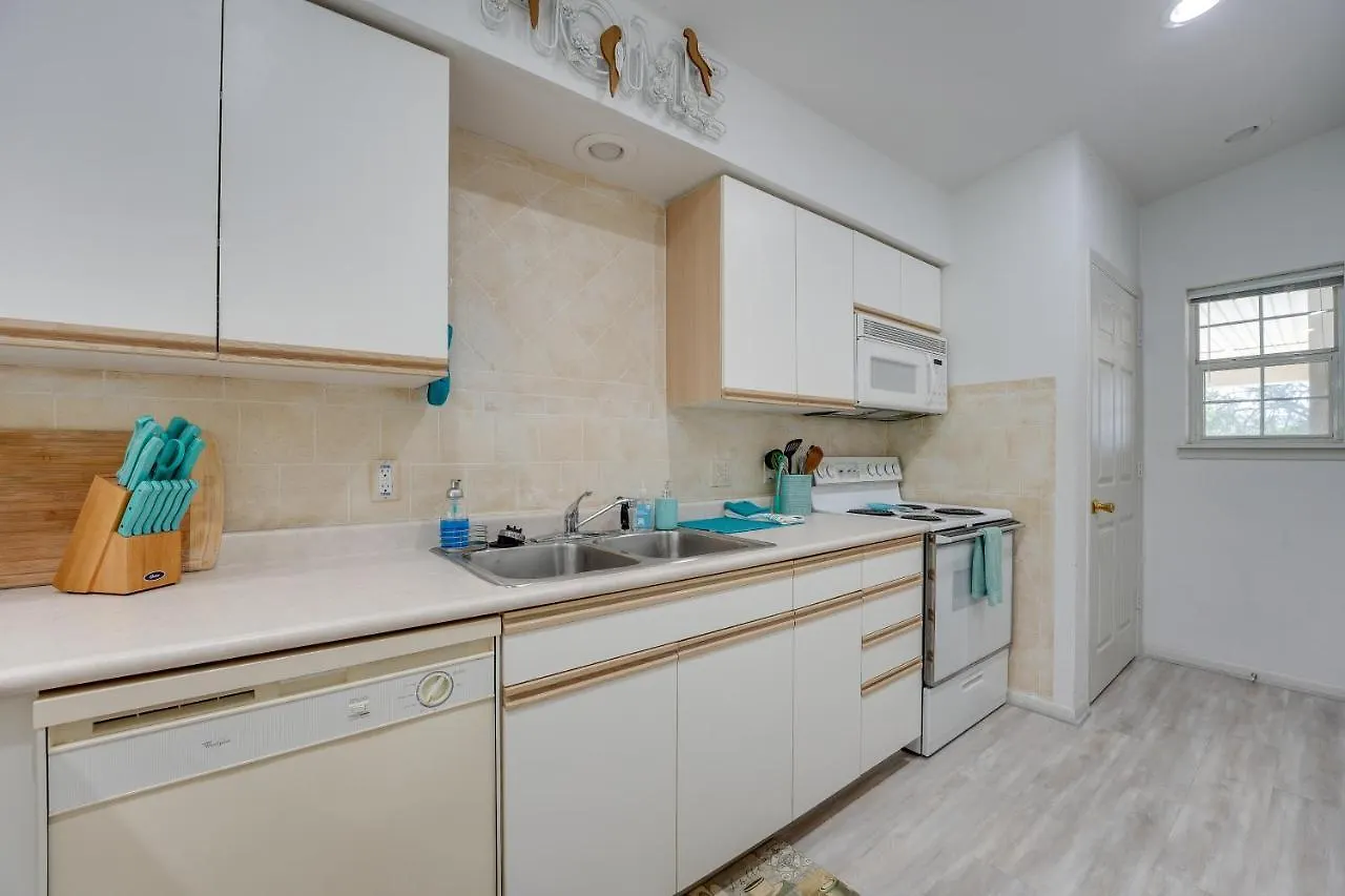Hills With Balcony And Pool Access Appartamento *