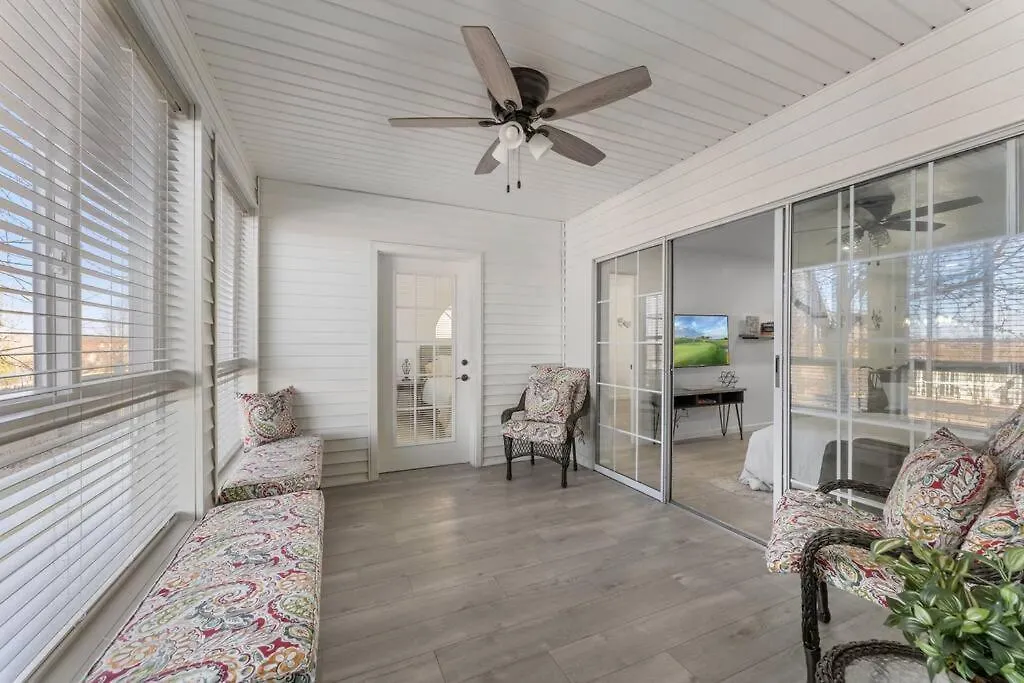 3-bedroom Renovated At The Champions *