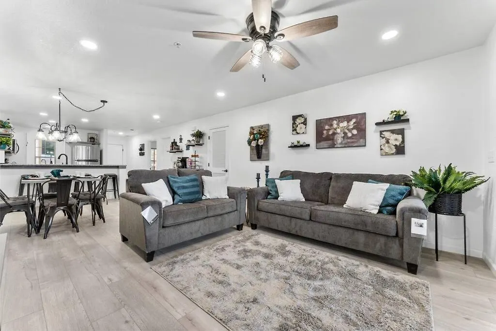 Apartment 3-bedroom Renovated At The Champions