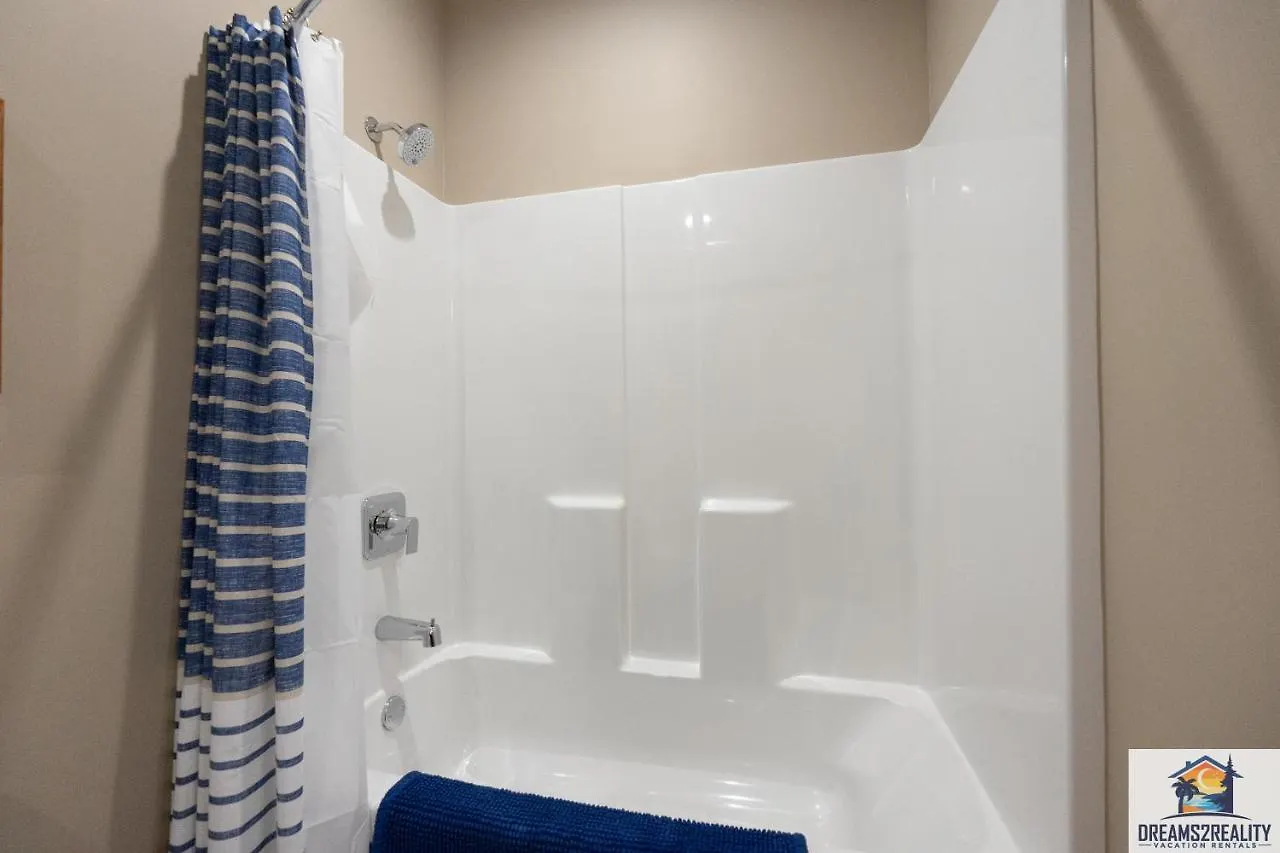 Apartment New Build - Walk-in 3br With Arcade Game - Free Attraction Tickets Included -- Fhg-207 *