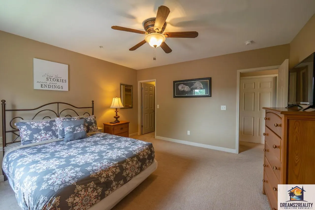 4br Walk-in - Foosball Table - Hot Tub - Fire Pit - Free Tickets Included - Dv166 * Branson