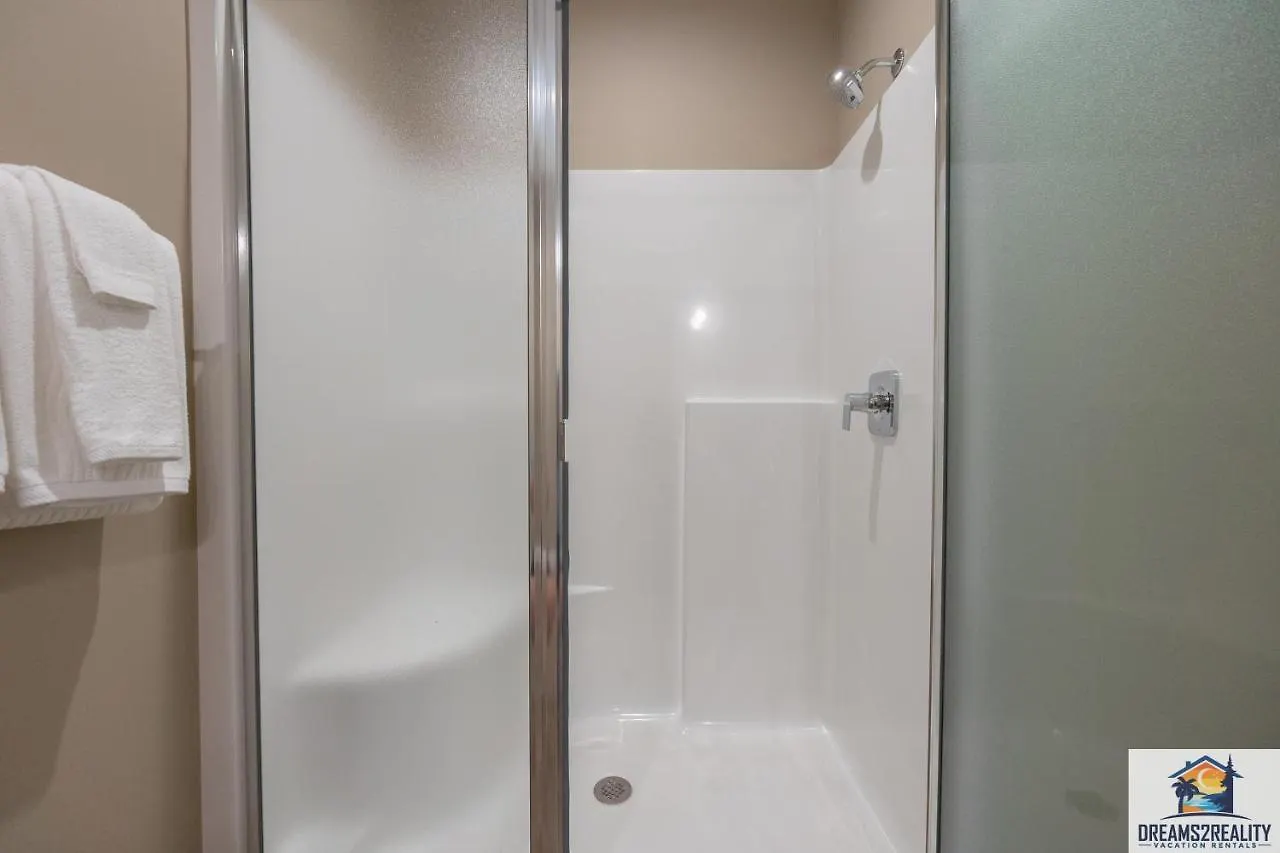 New Build - Walk-in 3br - 2 Pools - Free Tickets Included - Fhg-208 * Branson