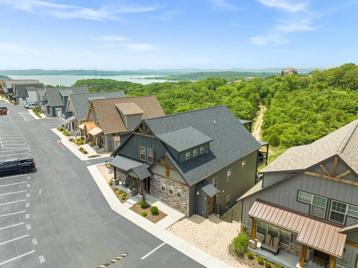 White Tail Summit * Branson