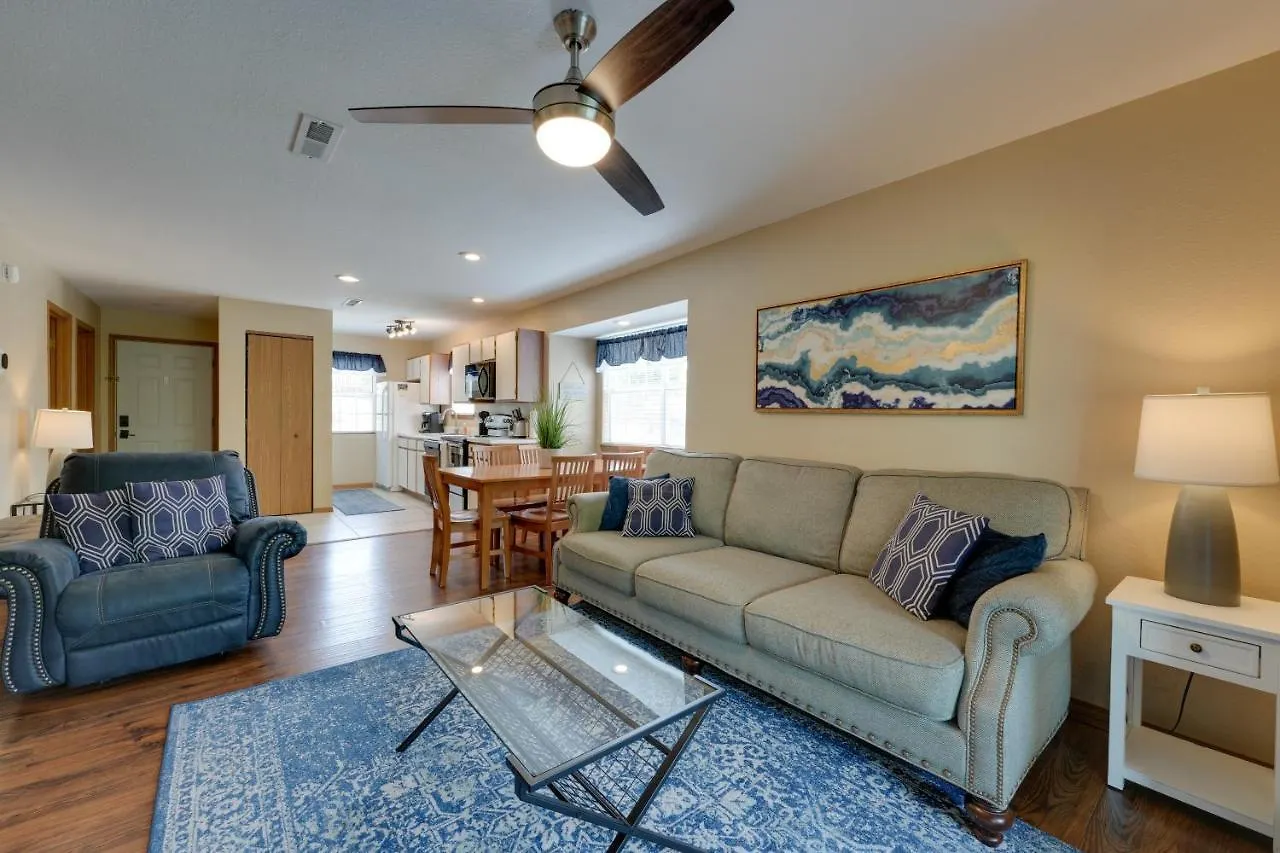 With Lake Access And Amenities! *