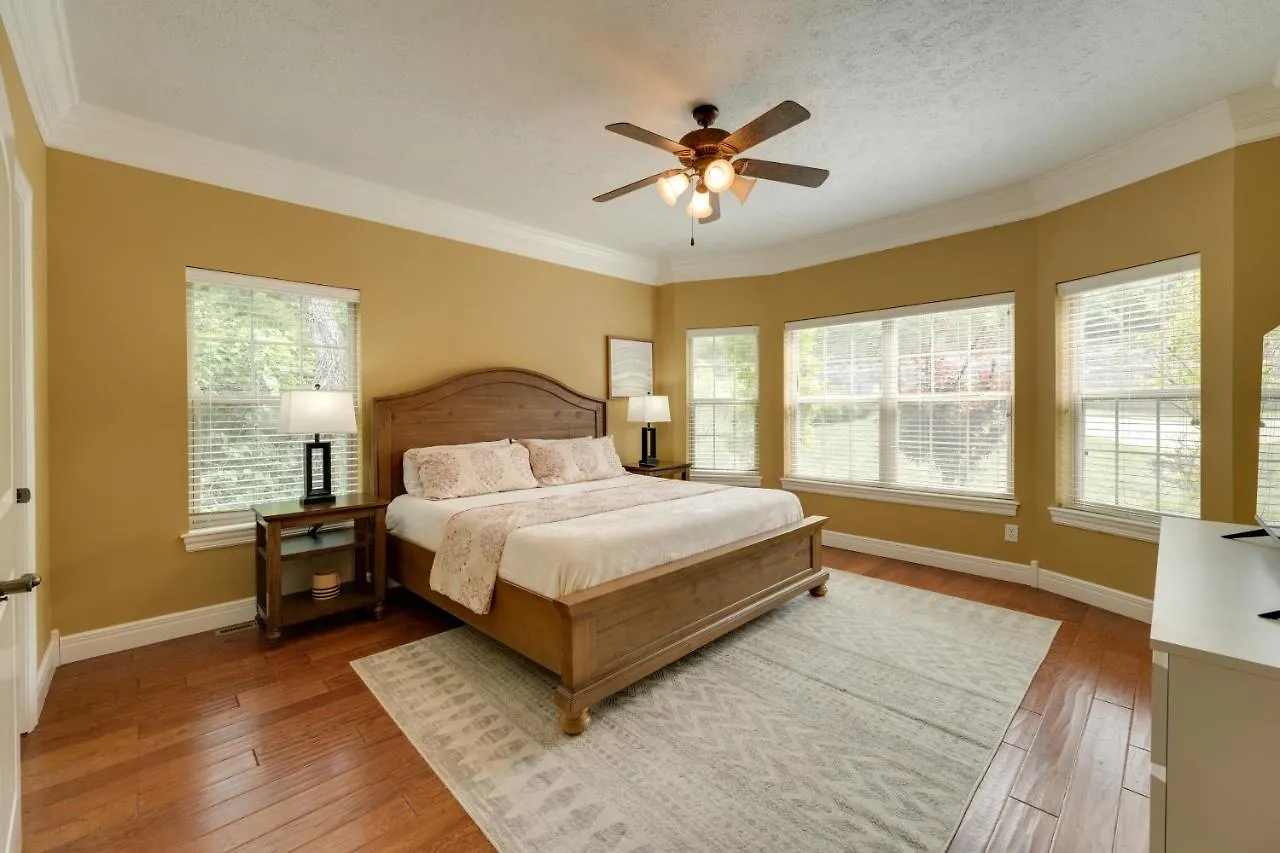 Magnificent Hideaway With Game Room! *