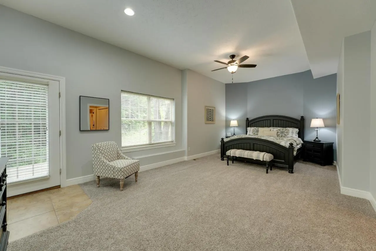 Magnificent Hideaway With Game Room! Holiday home Branson
