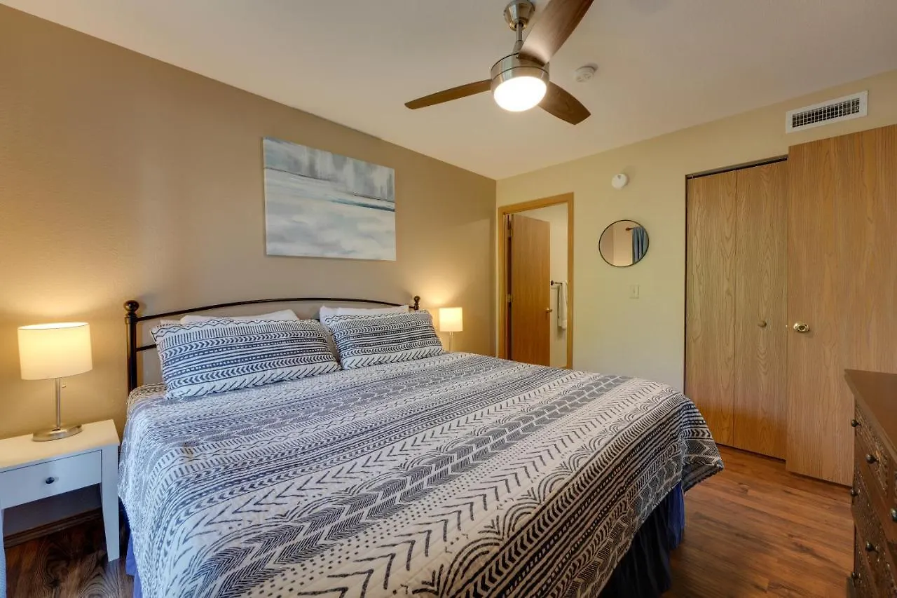 With Lake Access And Amenities! Apartment Branson