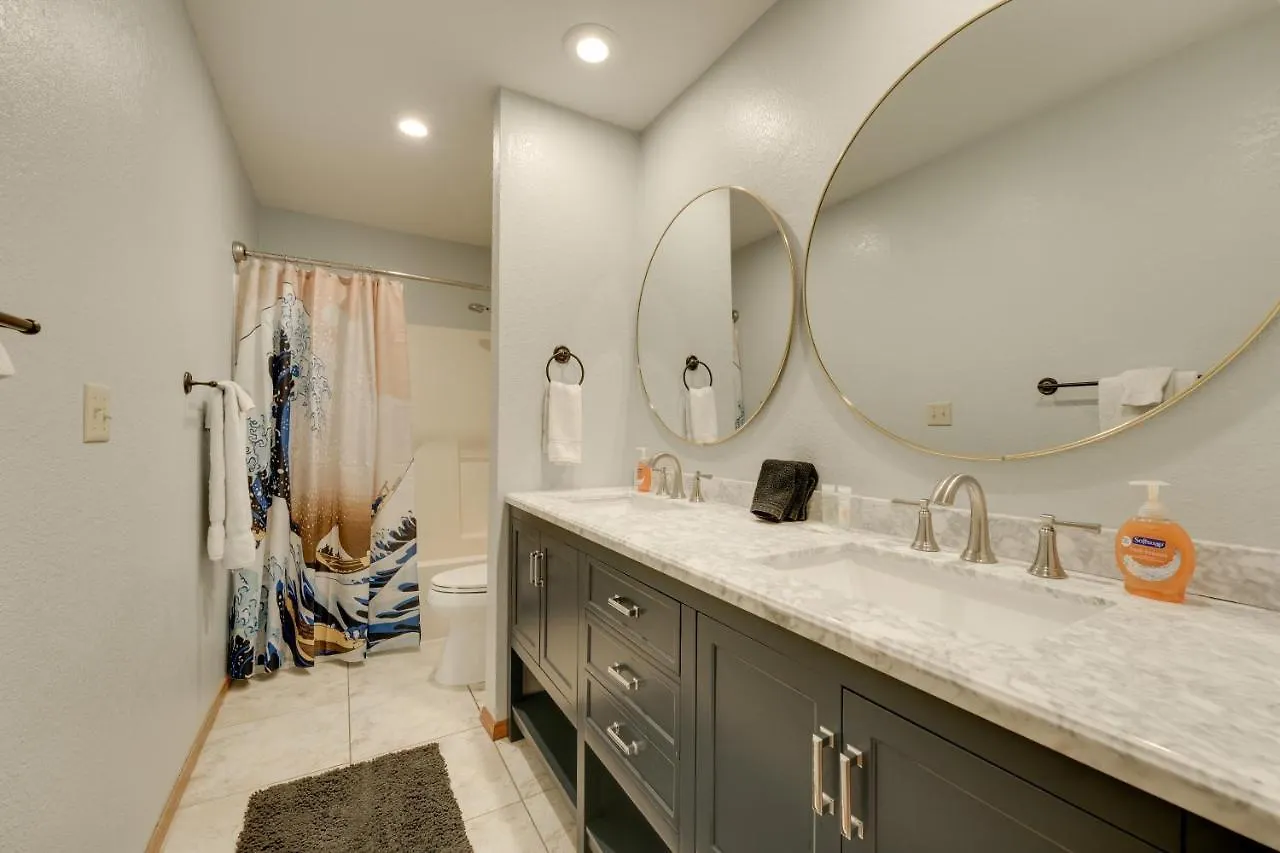 Apartment With Lake Access And Amenities! Branson