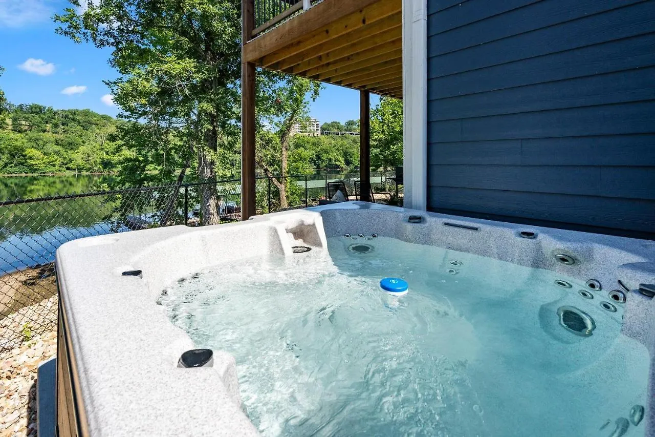 Lakeshore Living * Branson