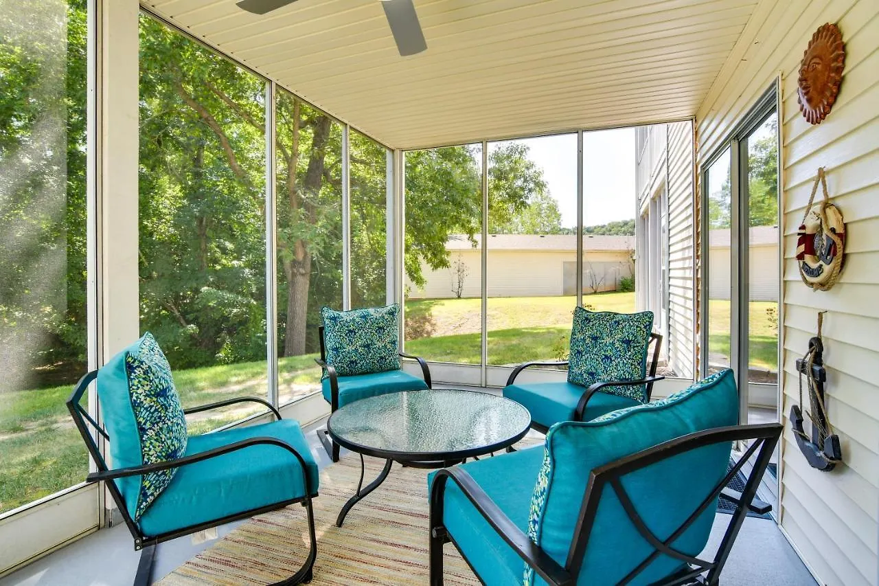 Apartman With Screened Patio, Pool Access