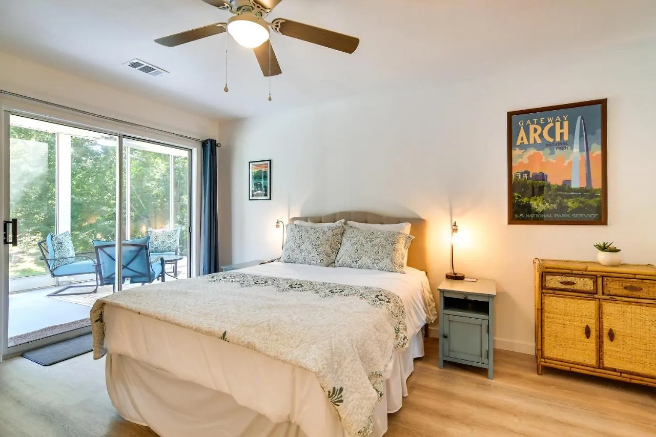 Apartman With Screened Patio, Pool Access