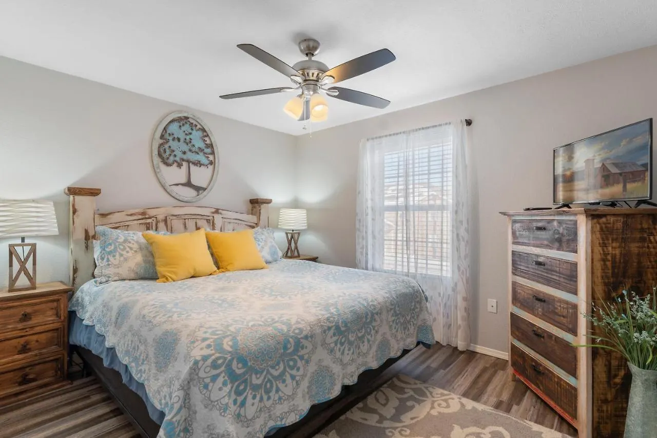 Two Gorgeous Condos*side By Side*10 Beds*sleep 17! Appartement