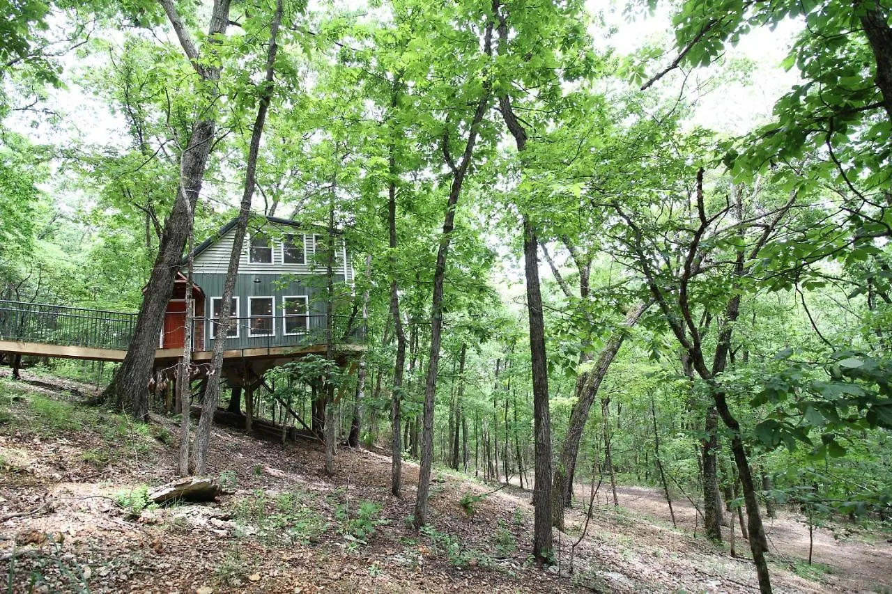 Secluded Treehouse In The Woods - Tree Hugger Hideaway * 布蘭森
