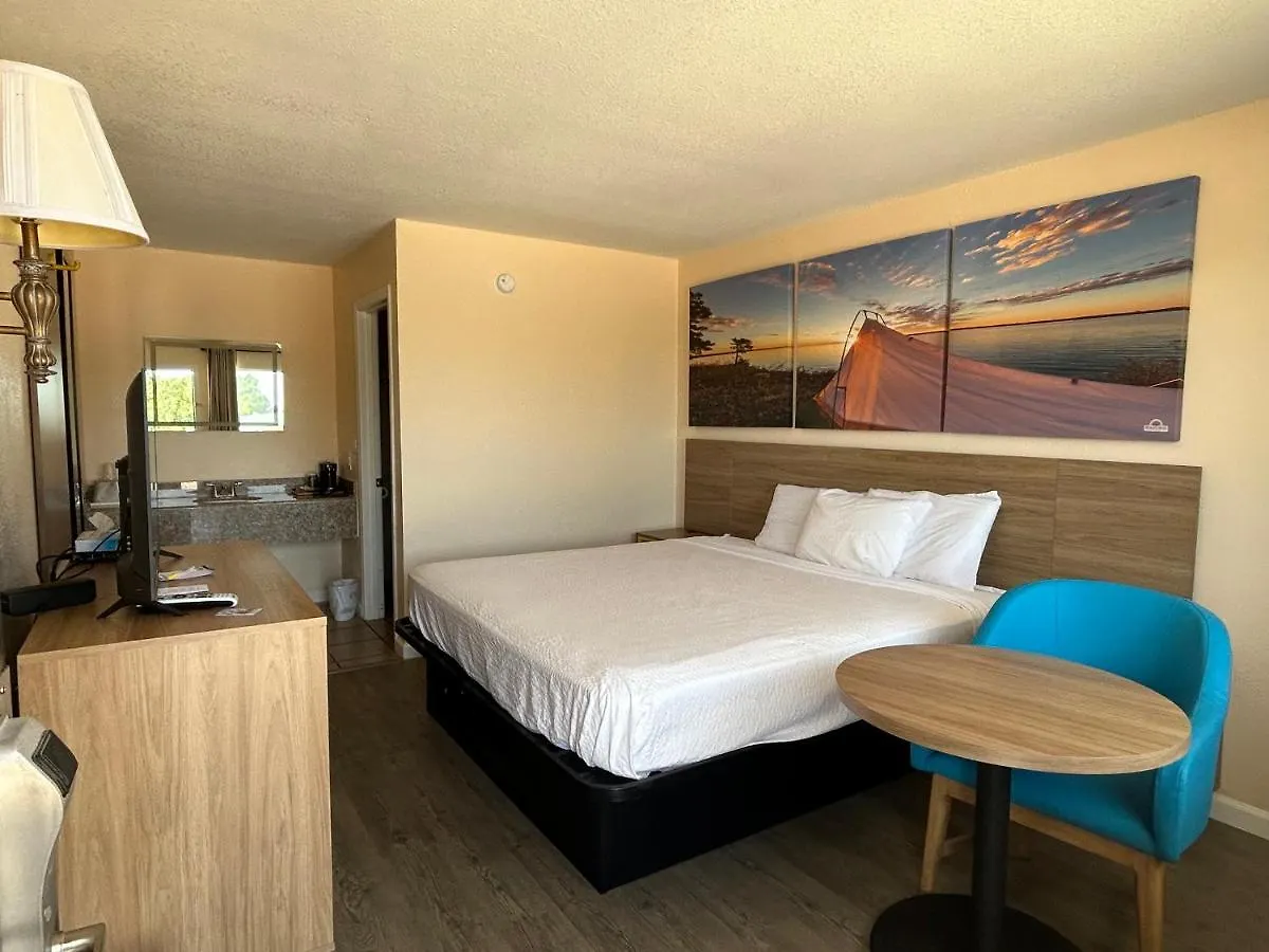 Days By Wyndham Near Theatre District-57641 Hotel Branson