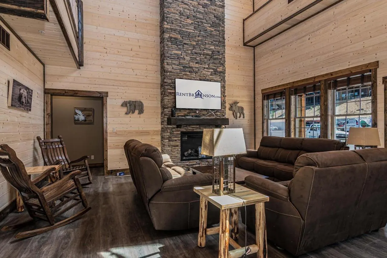 Lodge Staycation With Indoor Pool And Basketball Court Branson