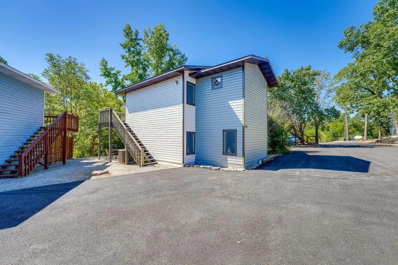 Holiday home Getaway Deck With Pool View And Bbq Grill! Branson