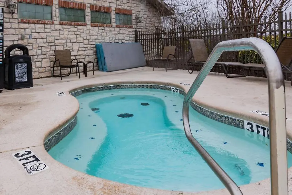 Tranquil 2-bedroom Pointe Royale *
