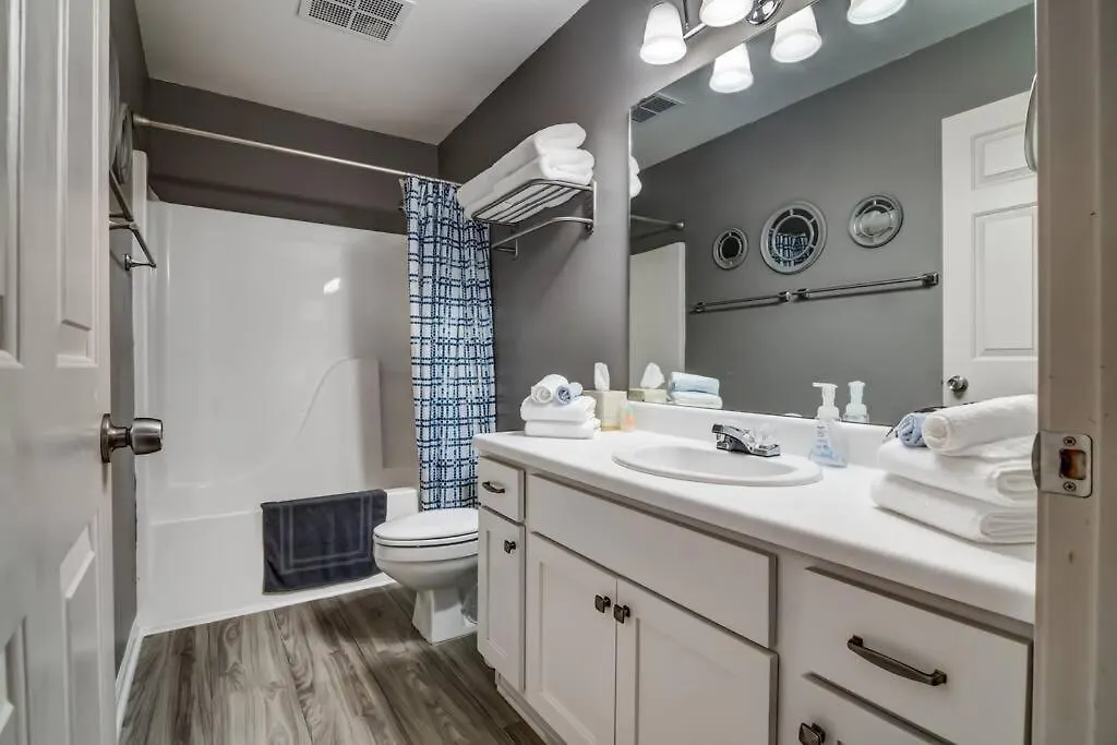 Tranquil 2-bedroom Pointe Royale Branson