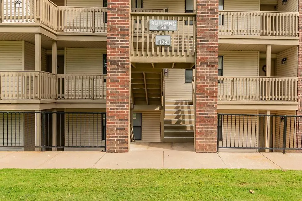 Tranquil 2-bedroom Pointe Royale Daire
