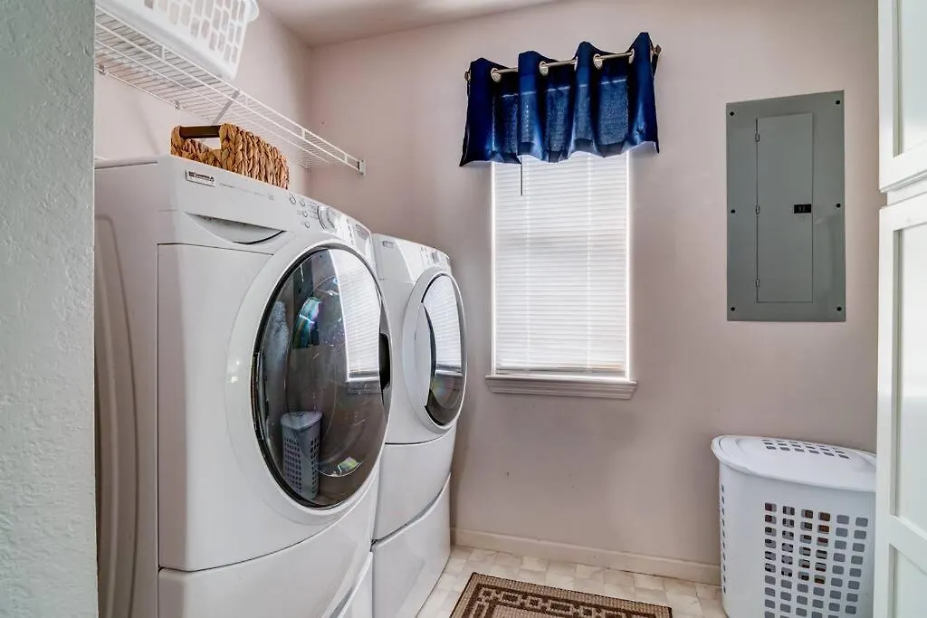 Tranquil 2-bedroom Pointe Royale *