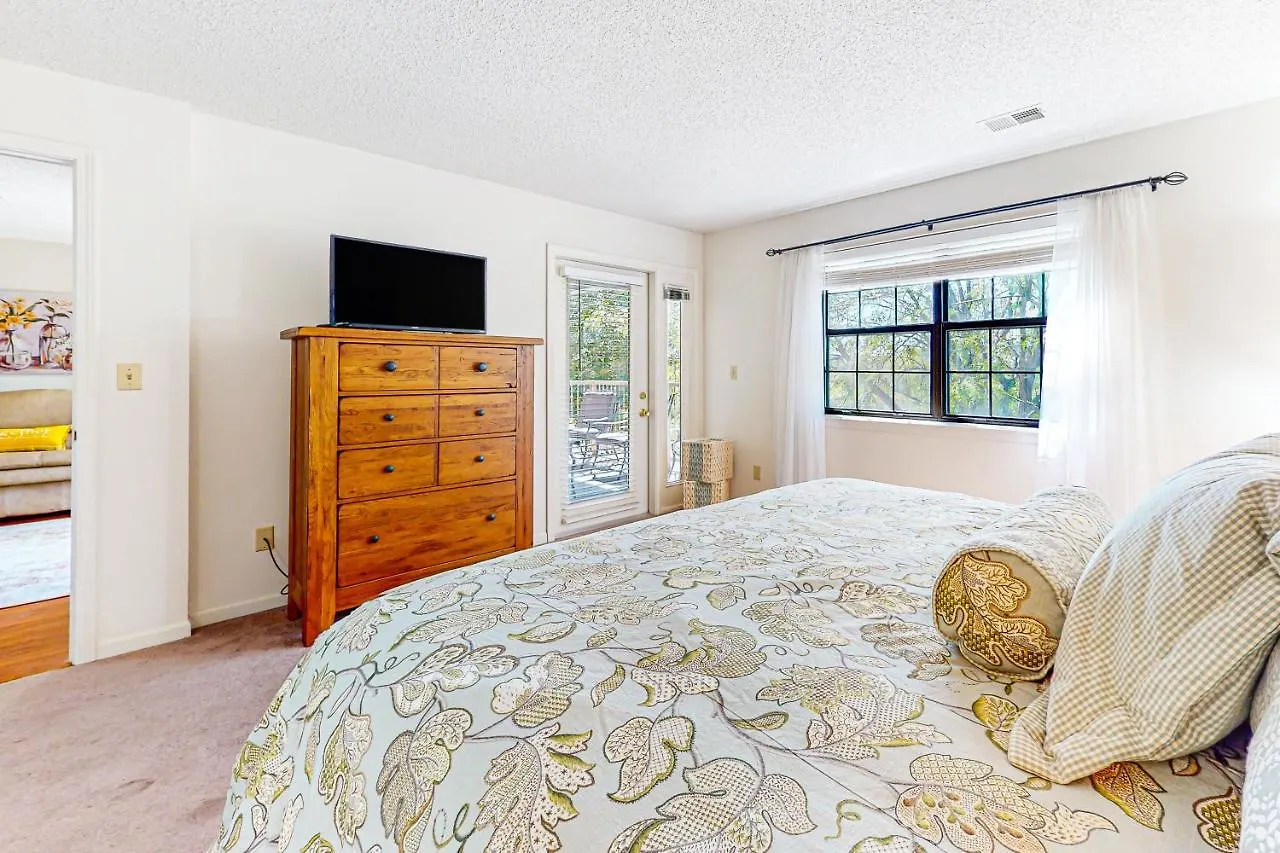 Memories At Foothills Apartment