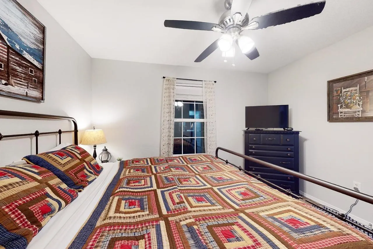 Quiet, Calming Missouri Apartment