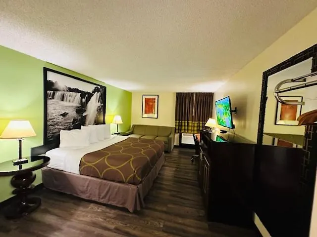 Super 8 By Wyndham By Andy Williams Theatre 2*