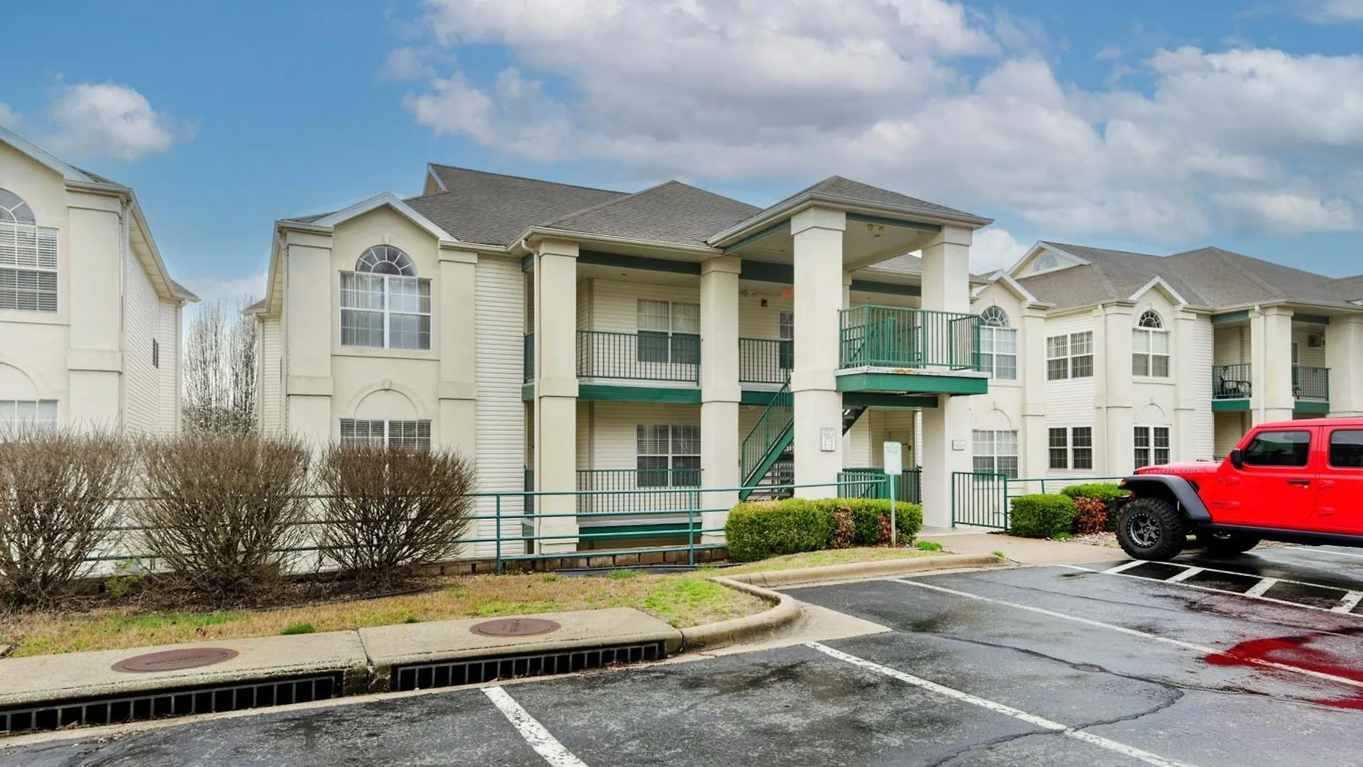 Gorgeous At Thousand Hills - Heart Of - Spacious And Affordable *