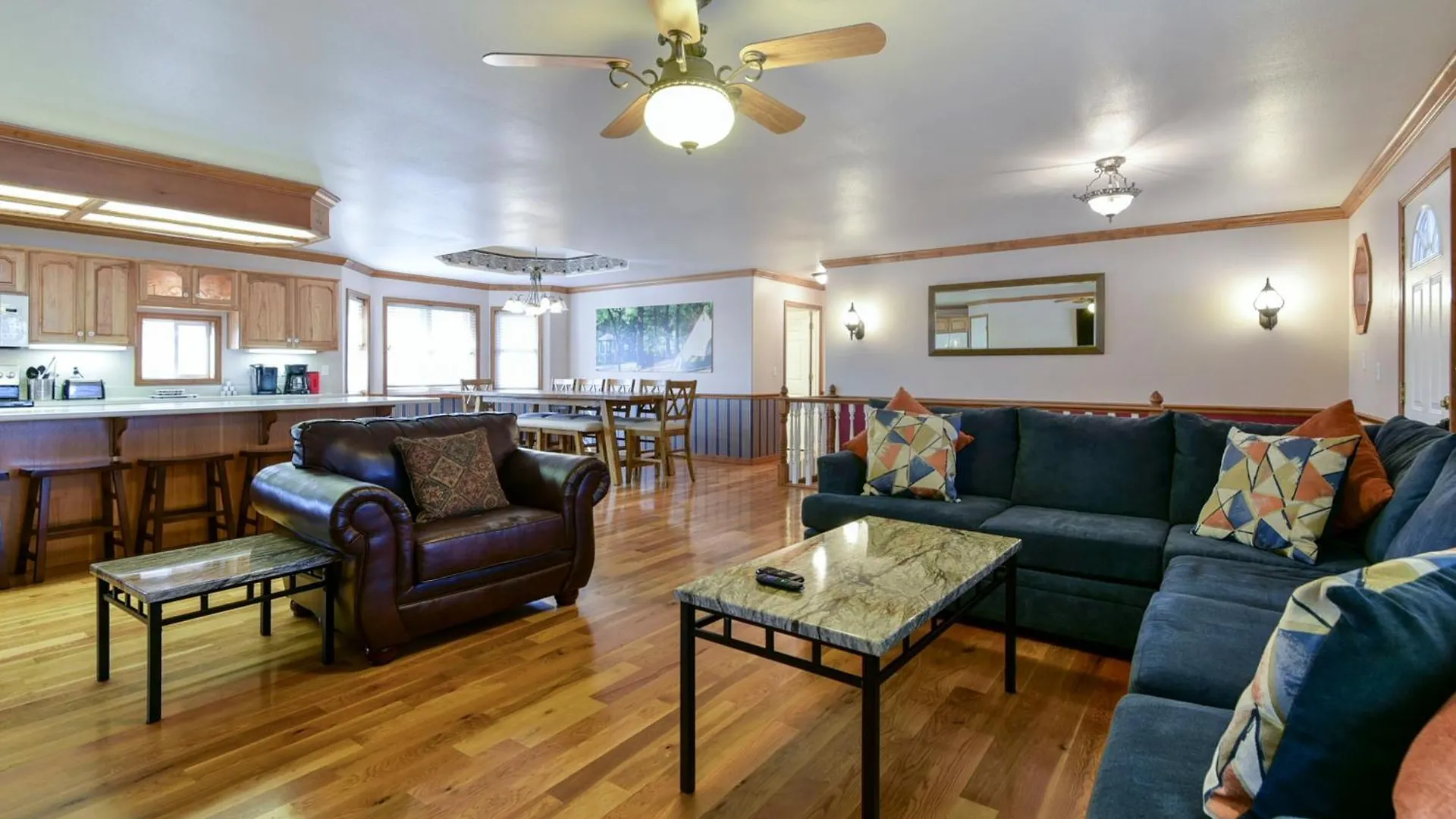 5 Bedroom Vacation Next To Silver Dollar Holiday home