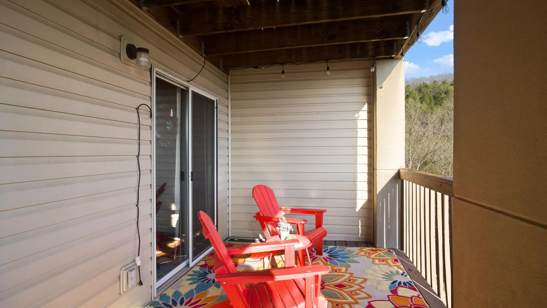 Walk-in, No Stairs Condo, Pets Welcome, 4 Mins To Silver Dollar City, 14 Mins To Ball Park Of America, Amazing Ozark Mountian Views * Branson