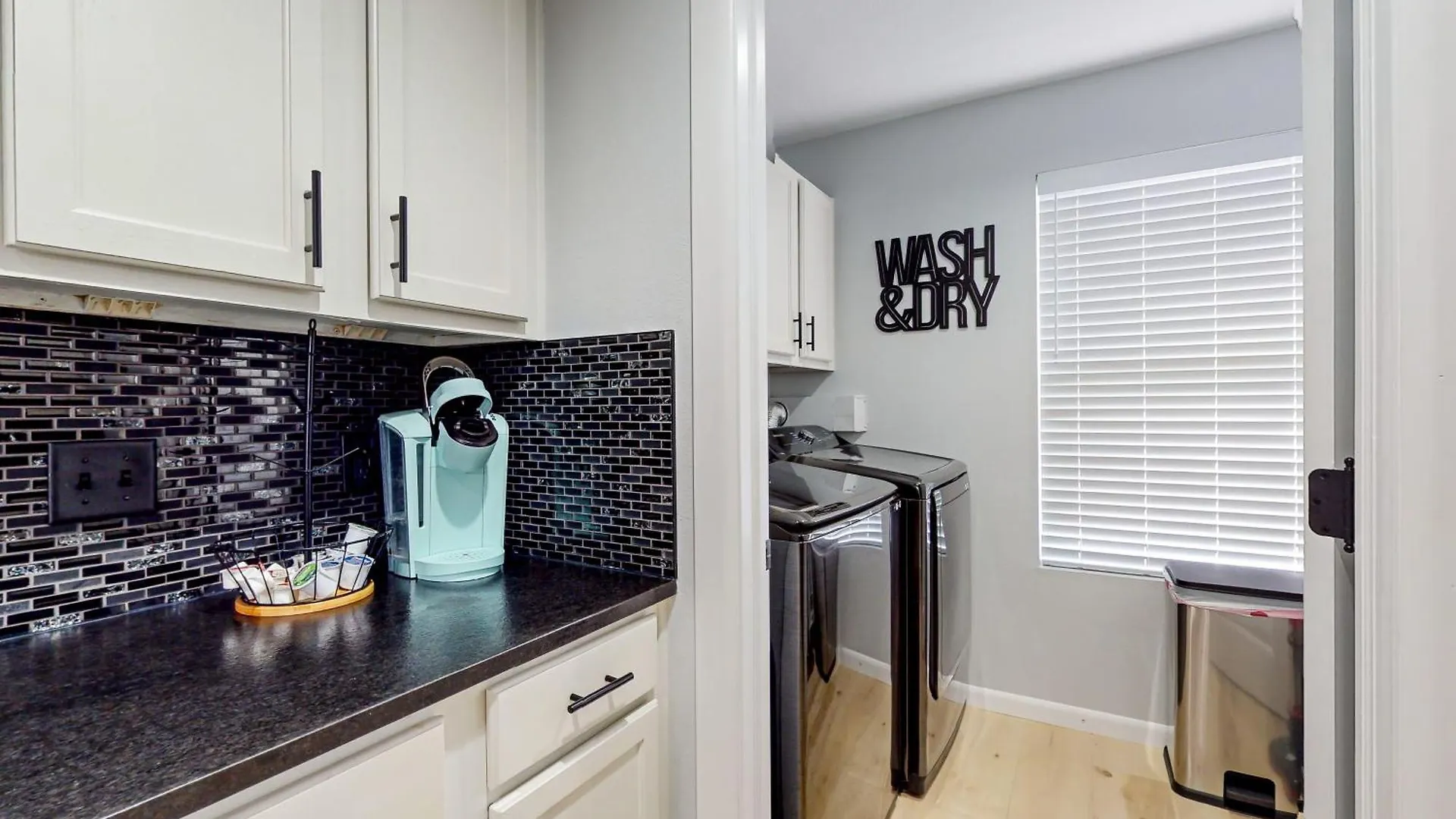 Urban Apartment *
