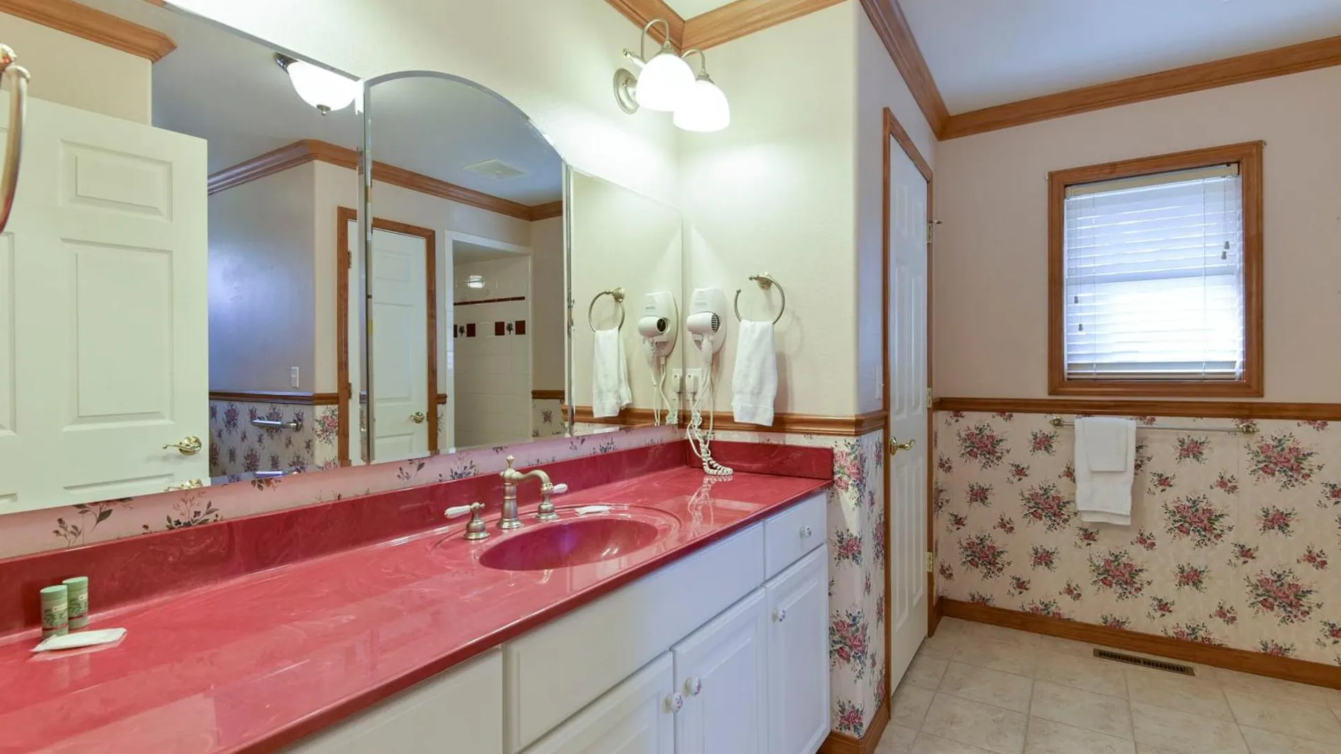 5 Bedroom Vacation Next To Silver Dollar Branson