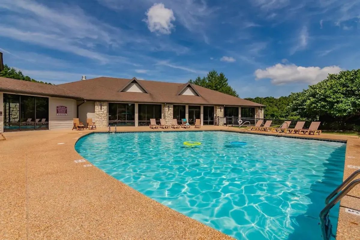 Holiday home Golf On Site - Walk-in Shower - Jetted Tub - Free Attraction Tickets Included Branson