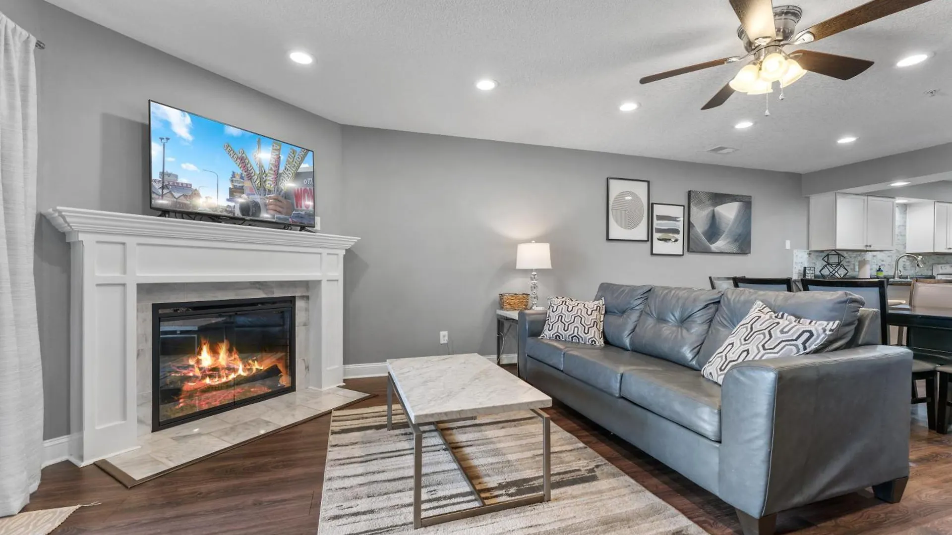 Apartment Free Silver Dollar & Other Attraction Tickets! Spacious, Great Location, Indoor & Outdoor Pools *