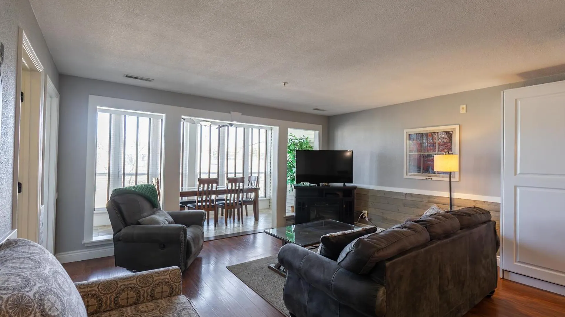 2br Walk-in - Near The 76 Strip - Free Wifi - Pool - Free Tickets Included - Clb-3 Holiday home