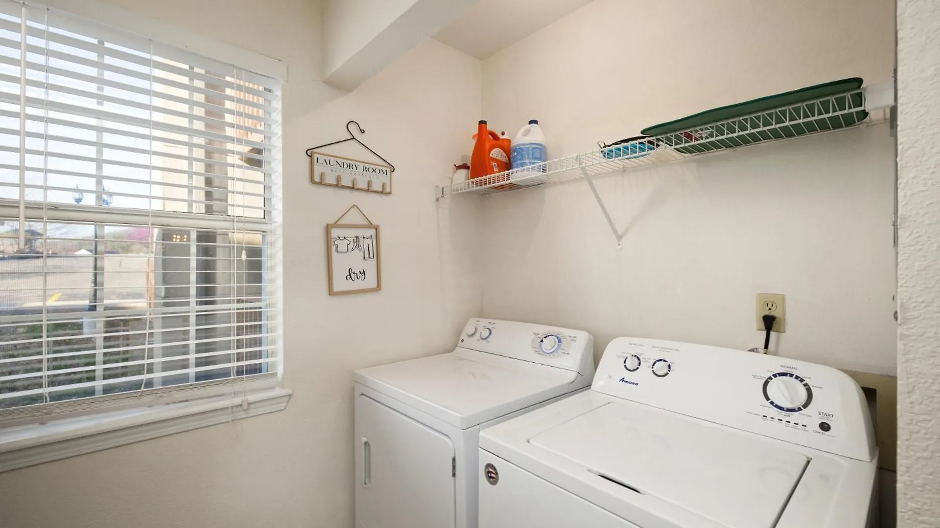 Apartment Walk-in, No Stairs Condo, Pets Welcome, 4 Mins To Silver Dollar City, 14 Mins To Ball Park Of America, Amazing Ozark Mountian Views Branson