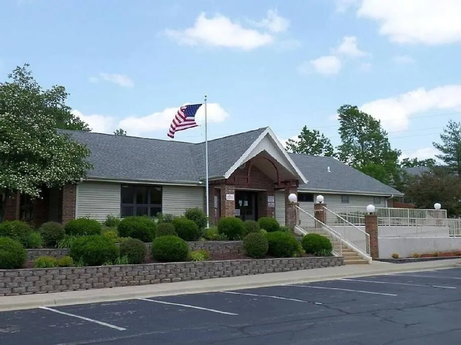 Free Daily Attractions Including Silver Dollar City! Spacious, Centrally Located, 2 Pools Holiday home Branson
